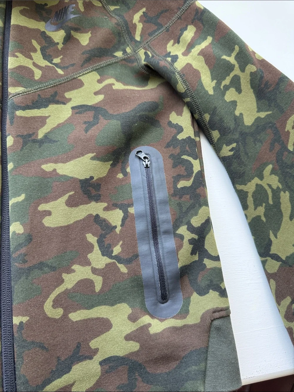 Kids nike tech Camo Full‑Zip Hooded Jacket - Green Camo size Med. Like new.